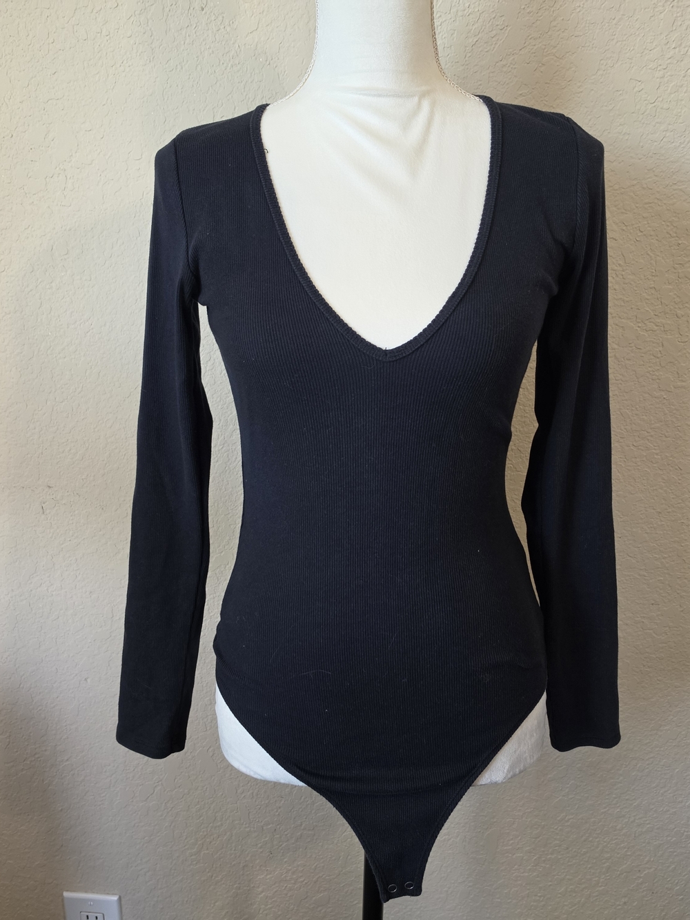 Abercrombie & Fitch Black Long-Sleeve V-Neck Bodysuit